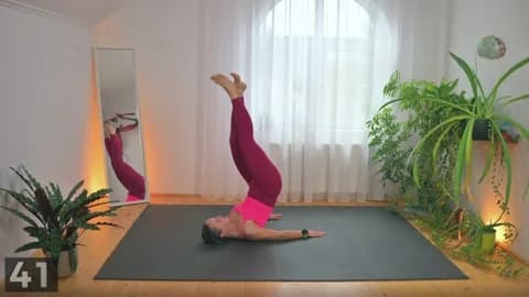 Hip raise demonstration with bodyweight